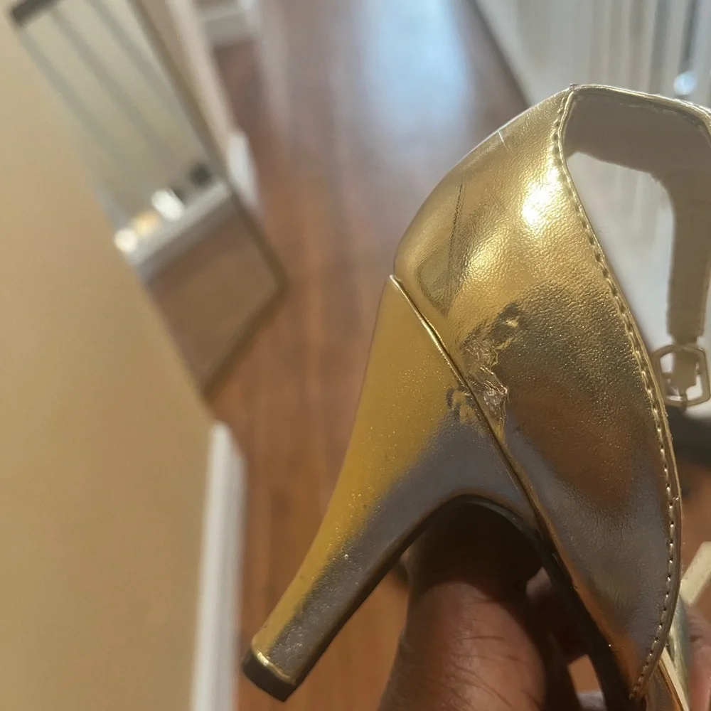 Elegant vintage Gold Women's closed toe Boston design Heels pumps